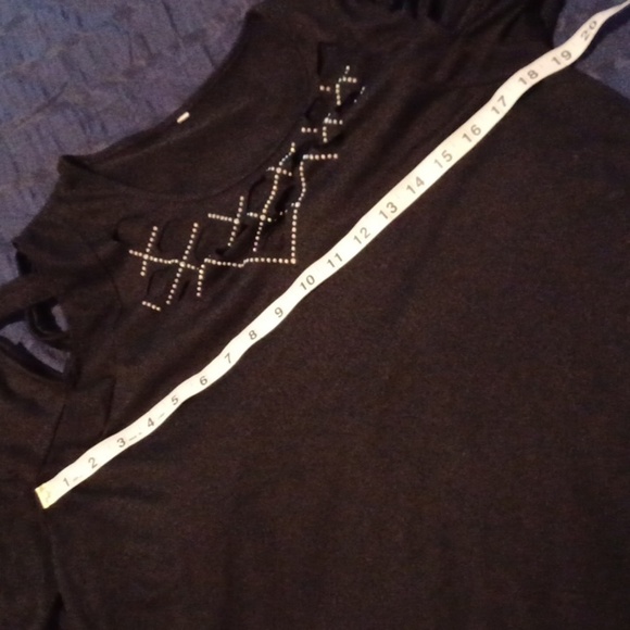 💙🏍Elegant Black Pickaboo Sleeve Top - Picture 11 of 12